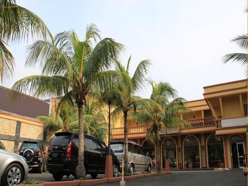 Kalisma Hotel Jakarta Exterior photo